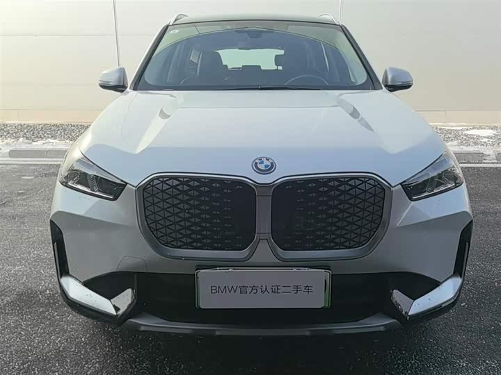 
								BMW iX1 2023 eDrive25L X Design Package full									