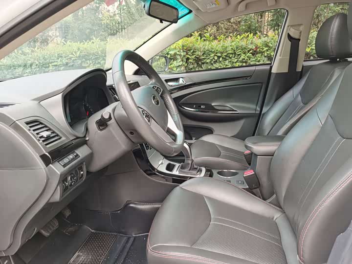 
								BYD E5 2016 300 Luxury Edition 2016 full									