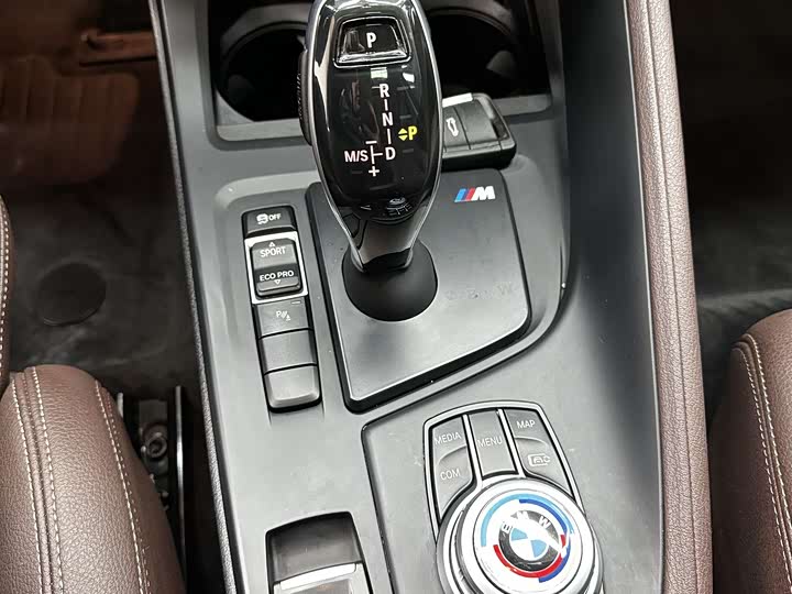 
								BMW X1 facelift sDrive25Li Leading Edition 2021 full									
