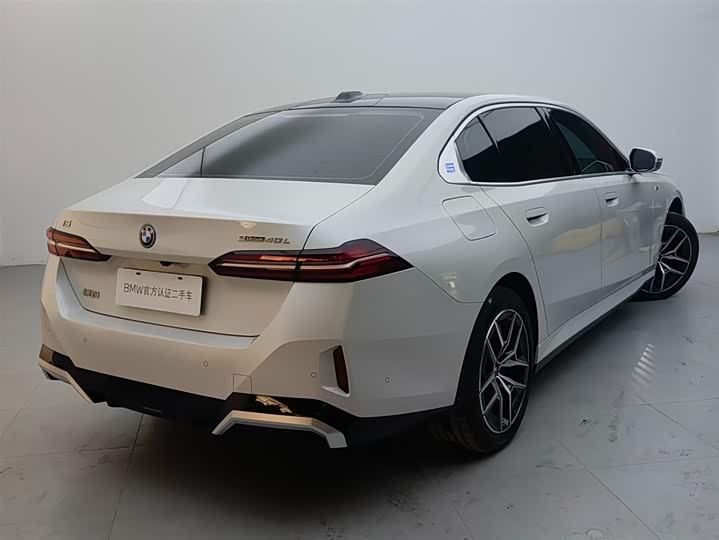 
								BMW i5 eDrive 40L M Sport Package 2025 full									