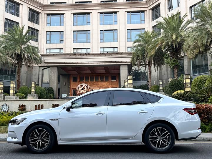 BYD Qin Pro New Energy 2019 EV Super Edition Standard Edition Intelligent Leading Model 2019