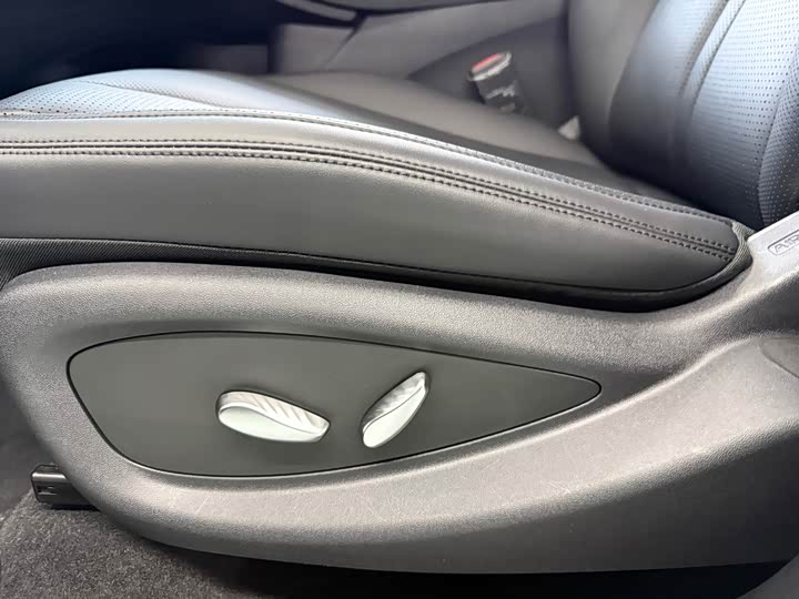 
								BYD Hiace 06 2025 EV 520 Navigator Edition 2025 full									