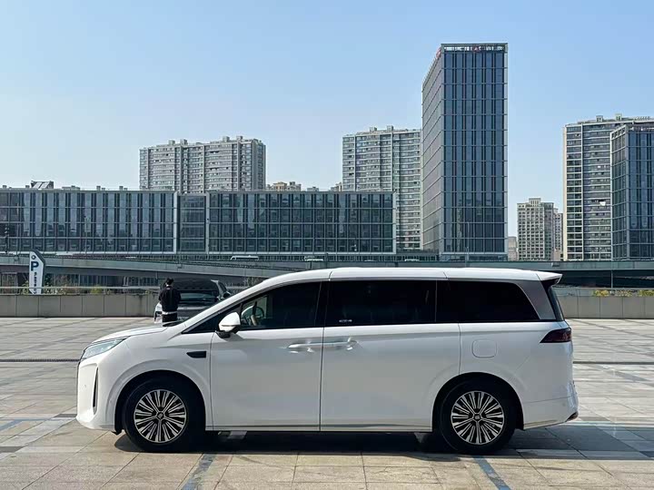
								BYD Summer 2025 DM-i 1.5T 180km Excellent Edition 2025 full									