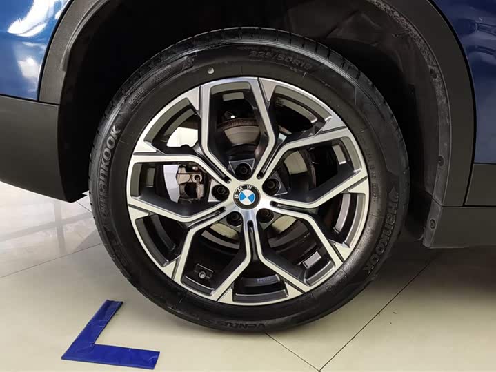 
								BMW X1 2022 sDrive25Li Leading Edition 2022 full									