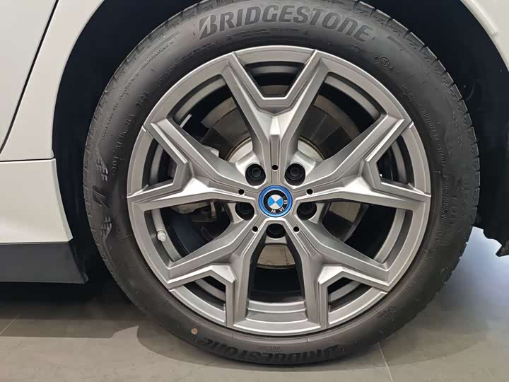 
								BMW i3 eDrive 35L 2024 full									