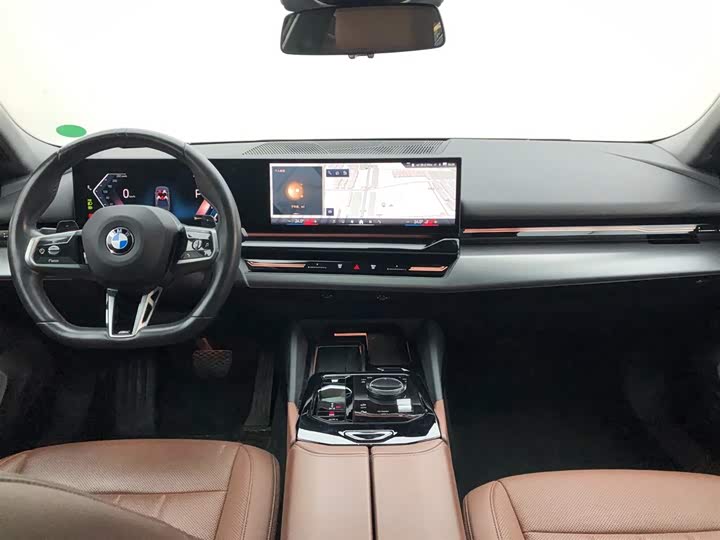
								BMW 5 Series 525Li M Sport Package 2023 full									