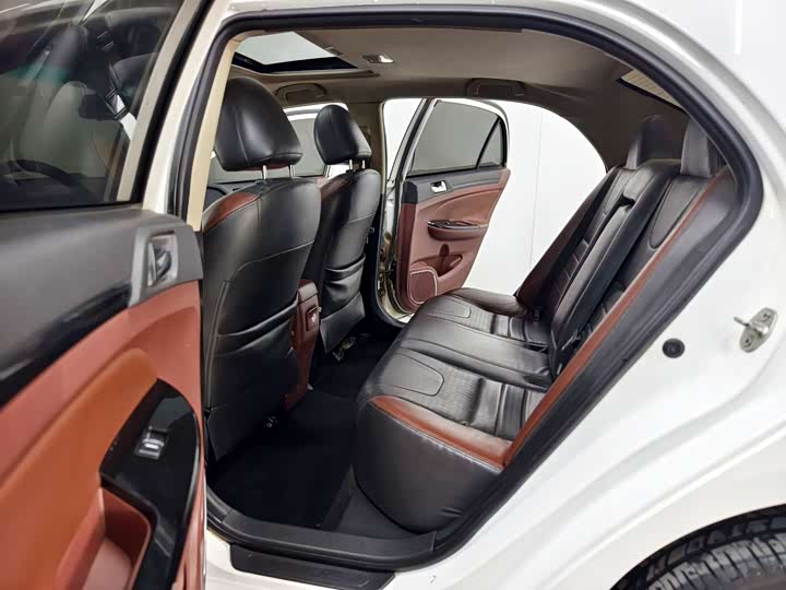 
								BYD Surui 1.5L Manual Deluxe Edition 2015 full									