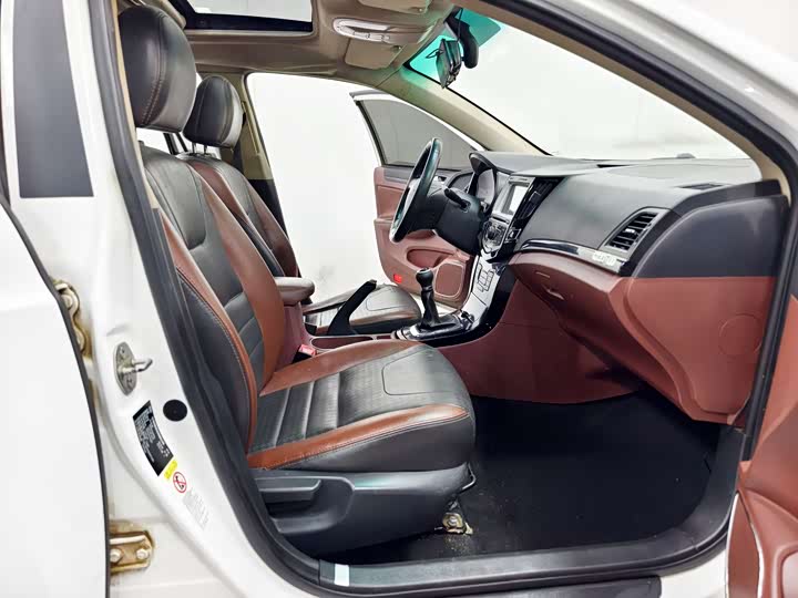 BYD Surui 1.5L Manual Deluxe Edition 2015