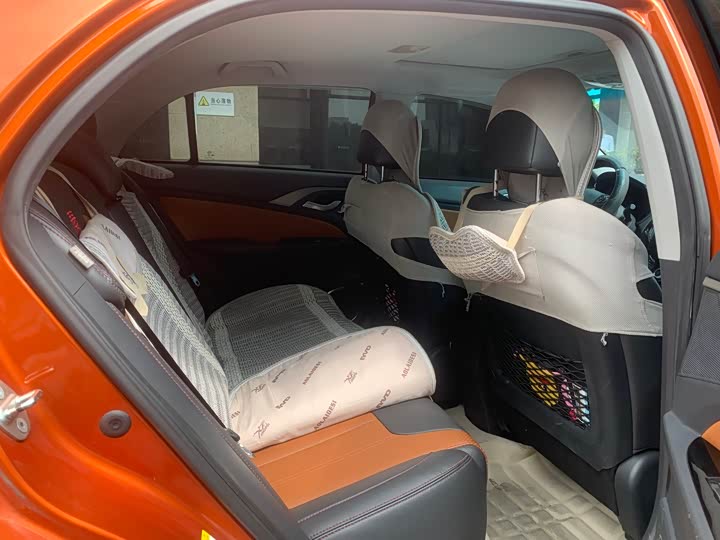 
								BYD Qin New Energy 2015 1.5T Dual Crown Flagship Plus Edition 2015 full									