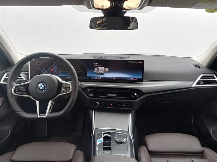 
								BMW i3 eDrive 35L 2025 full									