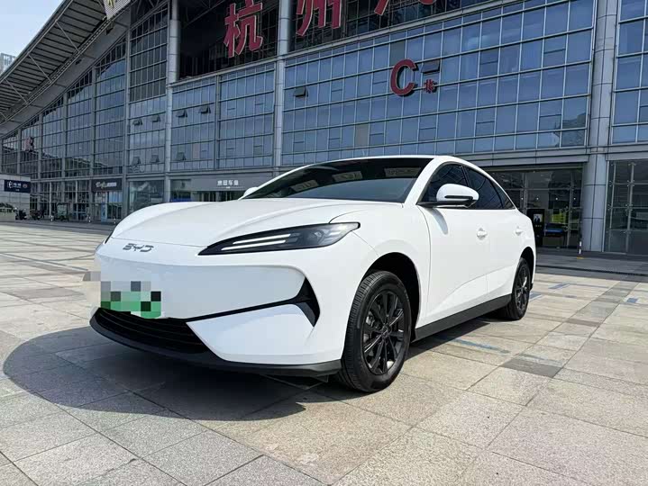 
								BYD BYD e7 2025 520 Smart Travel Edition 2025 full									