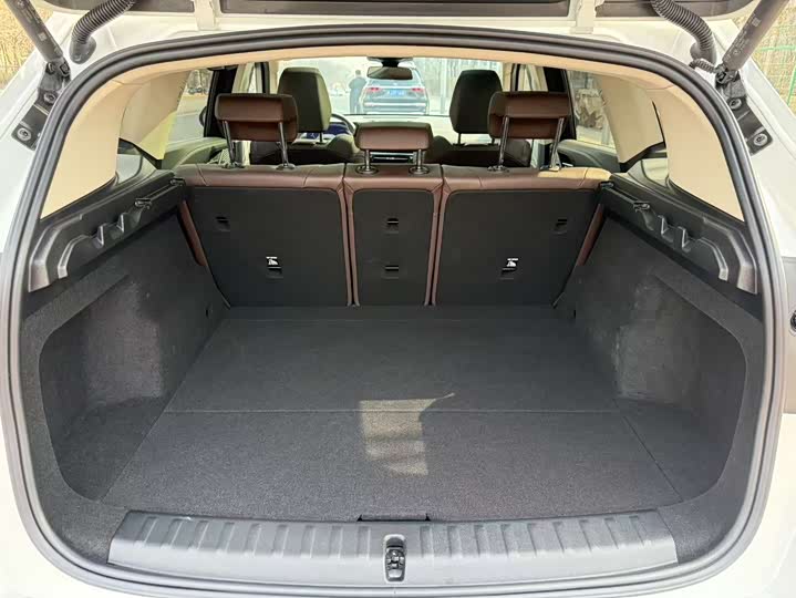 
								BMW X1 sDrive25Li X Design Package 2024 full									