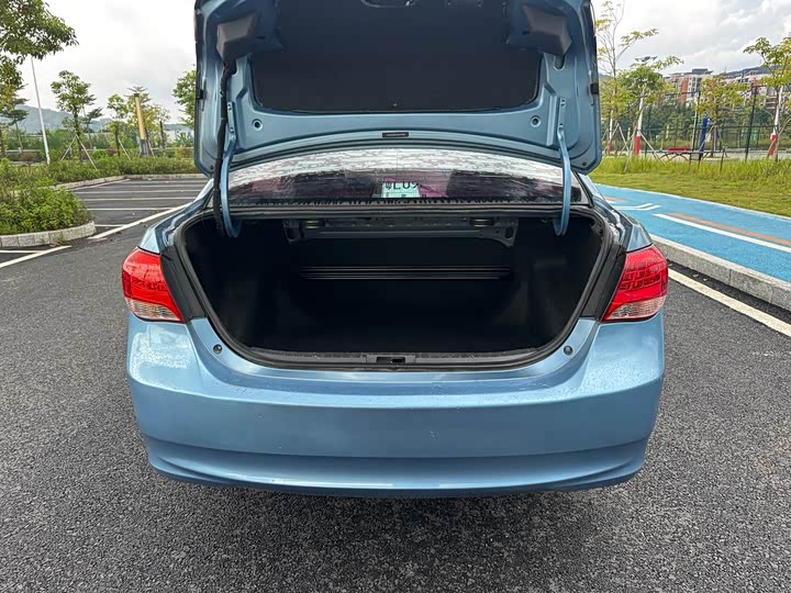 
								BYD L3 2015 Energy-Saving Edition 1.5L Automatic Comfort Model 2015 full									