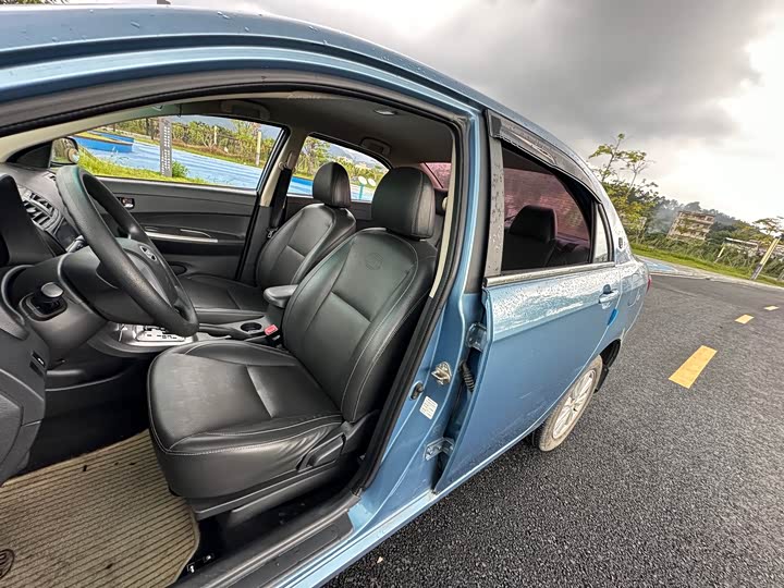 
								BYD L3 2015 Energy-Saving Edition 1.5L Automatic Comfort Model 2015 full									