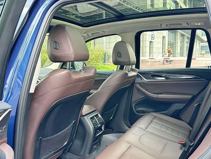 
								BMW X3 xDrive30i Leading M Sport Package 2018 full									