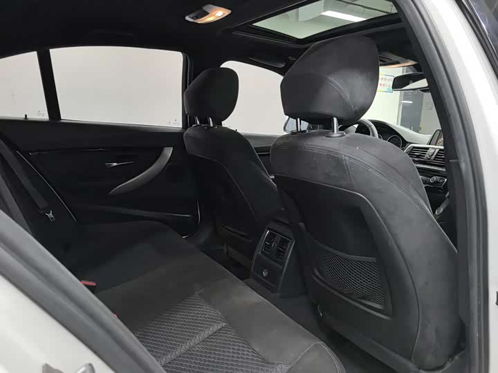 
								BMW 3 series 2017 full									