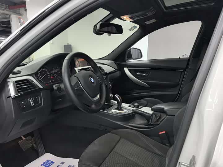 
								BMW 3 series 2017 full									