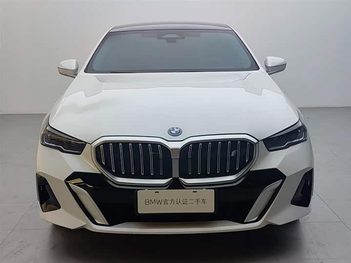 
								BMW i5 eDrive 40L M Sport Package 2025 full									