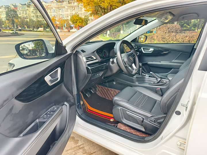 
								BYD Qin 2019 1.5L Manual Deluxe Edition 2019 full									