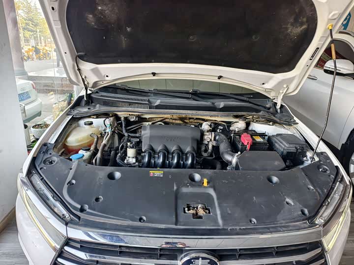 
								BYD Qin 2019 1.5L Manual Deluxe Edition 2019 full									