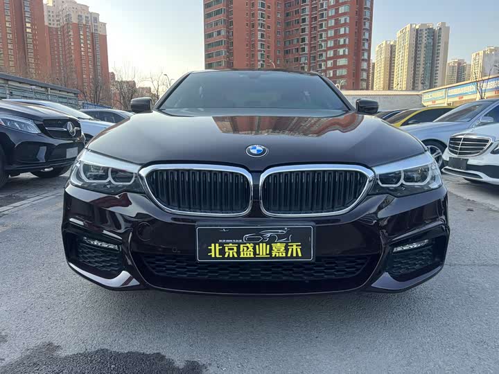 
								BMW 5 Series 525Li M Sport Package 2018 full									