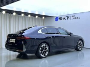 BMW 5 Series 530Li Leading Luxury Package 2025