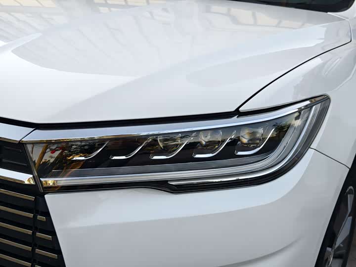 
								BYD Qin New Energy 2019 Travel Edition 2019 full									