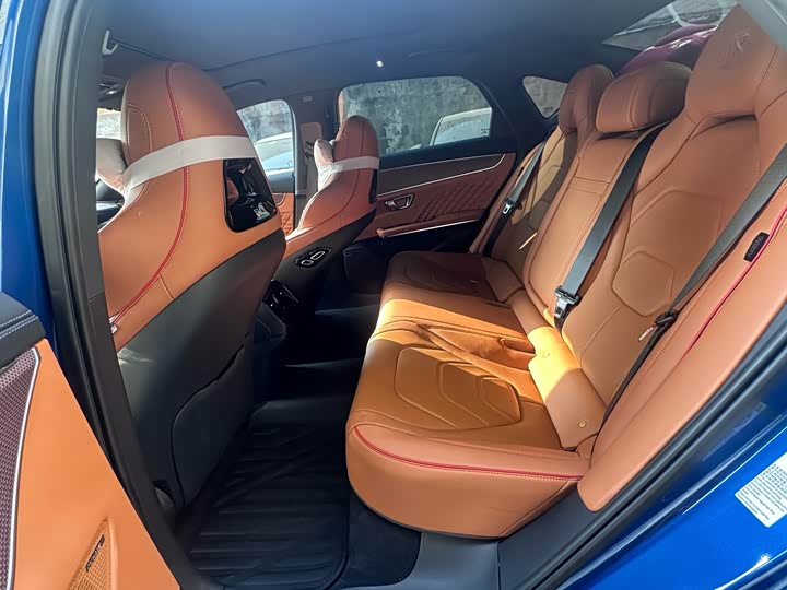 
								BYD 2022 Han DM-i 121KM Premium Edition 2022 full									