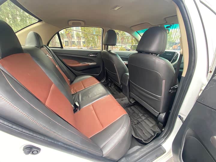 
								BYD F3 2018 1.5L Manual Fashion Edition 2018 full									