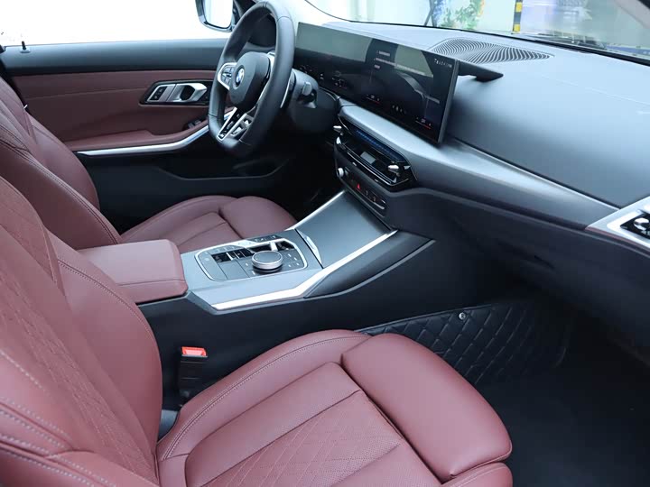 
								BMW 3 Series 325i M Sport Package 2025 full									