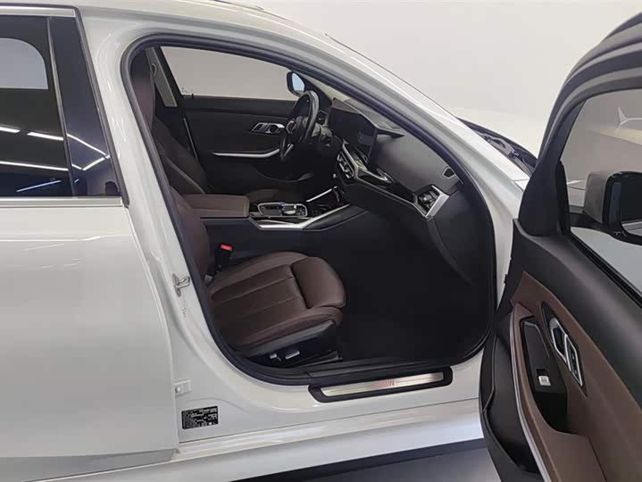 
								BMW i3 eDrive 35L 2022 full									