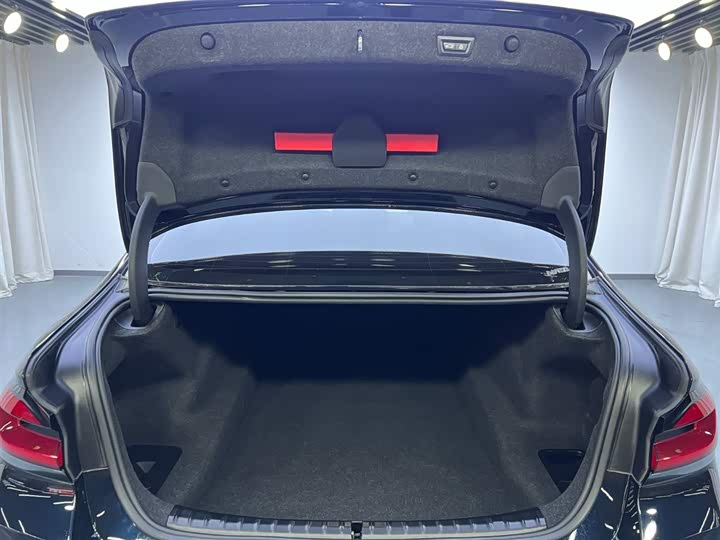 
								BMW 5 Series Facelift 530Li Leading M Sport Package 2022 full									