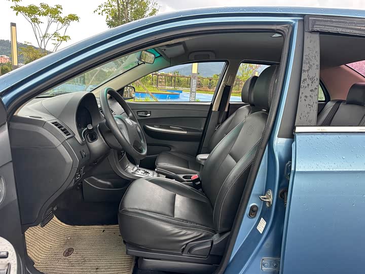 
								BYD L3 2015 Energy-Saving Edition 1.5L Automatic Comfort Model 2015 full									