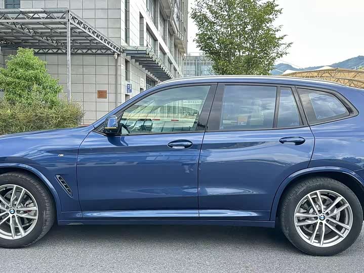 
								BMW X3 xDrive30i Leading M Sport Package 2018 full									