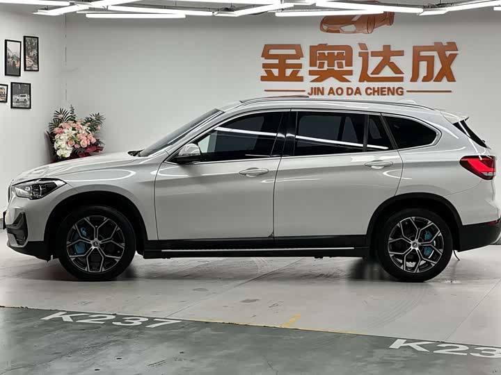 
								BMW X1 facelift sDrive25Li Leading Edition 2021 full									