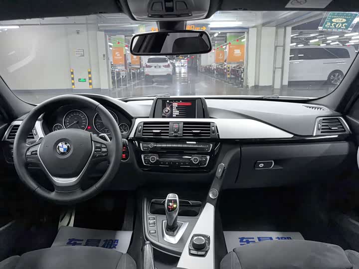 
								BMW 3 series 2017 full									