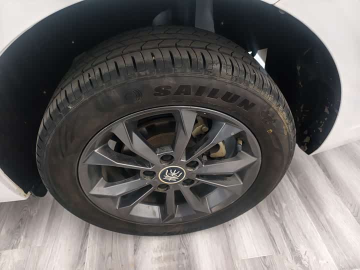 
								BYD Qin 2019 1.5L Manual Deluxe Edition 2019 full									