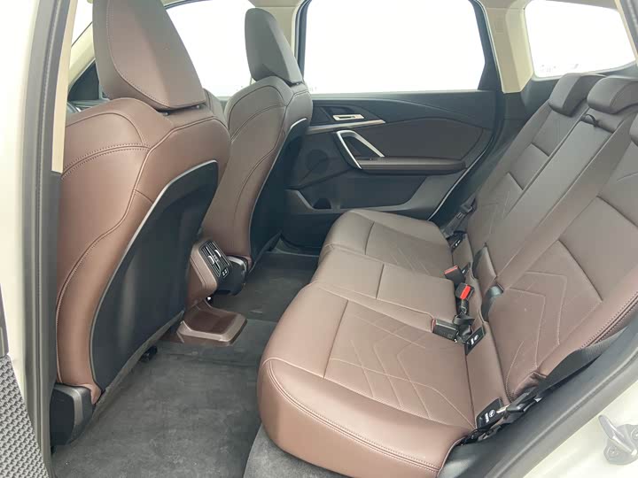 
								BMW iX1 eDrive25L M Sport Package 2025 full									