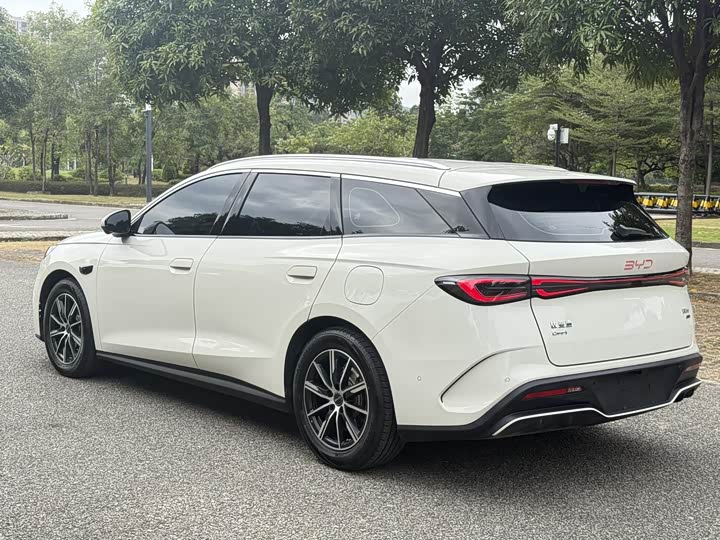 
								BYD Seal 06 DM-i Touring Edition 2025 DM-i 150KM Premium Model 2025 full									