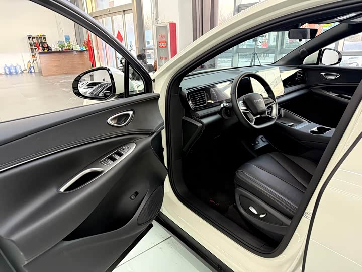 
								BYD Hiace 06 2025 EV 520 Navigator Edition 2025 full									