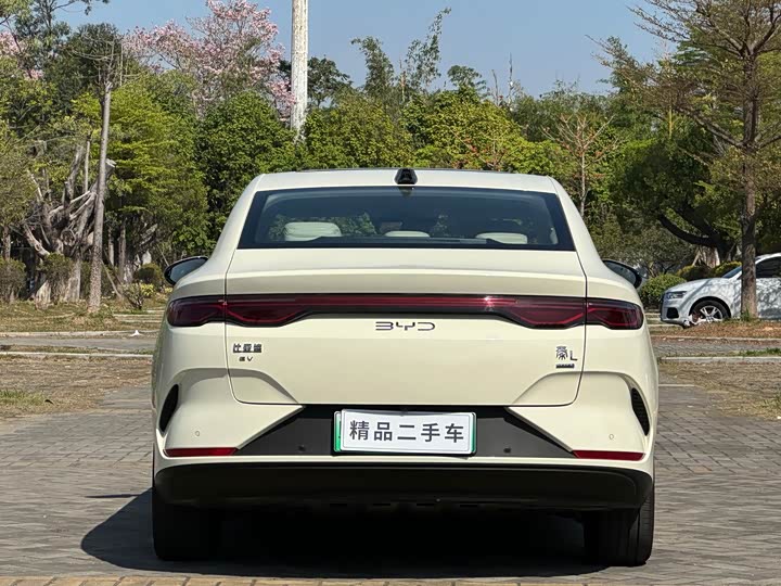 
								BYD Qin L 2025 EV 545KM Premium Edition 2025 full									