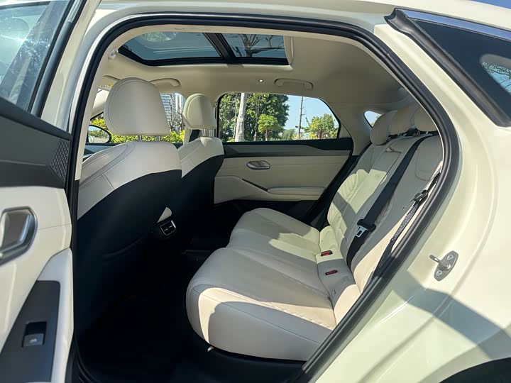 
								BYD Qin L 2025 EV 545KM Premium Edition 2025 full									