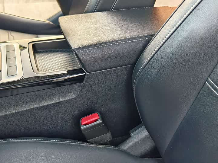 
								BYD Qin New Energy 2019 Travel Edition 2019 full									