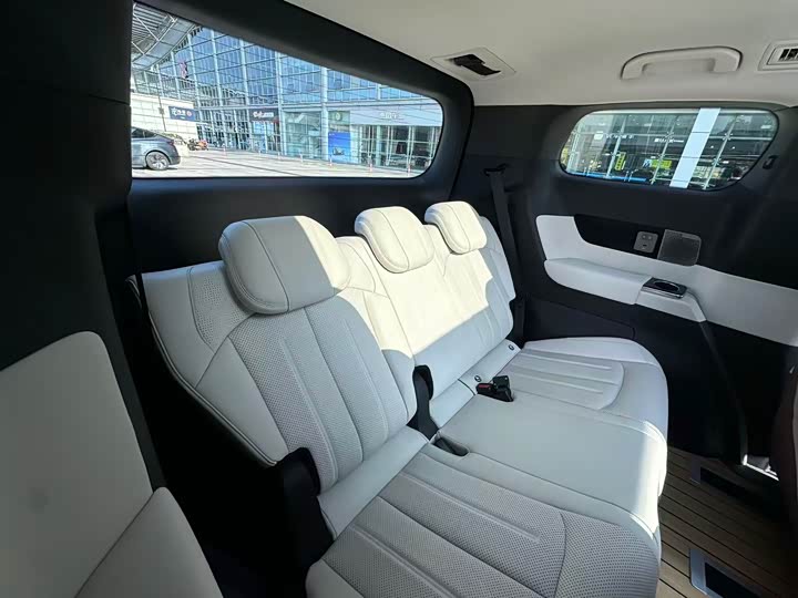 
								BYD Summer 2025 DM-i 1.5T 180km Excellent Edition 2025 full									