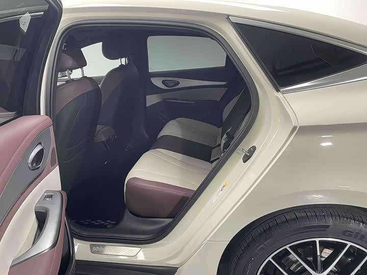 
								BYD Seal 07 DM-i 2025 1.5L 125km Luxury Edition 2025 full									