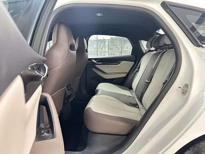 
								BYD Qin PLUS 2024 Glory Edition DM-i 55KM Leading Model 2024 full									