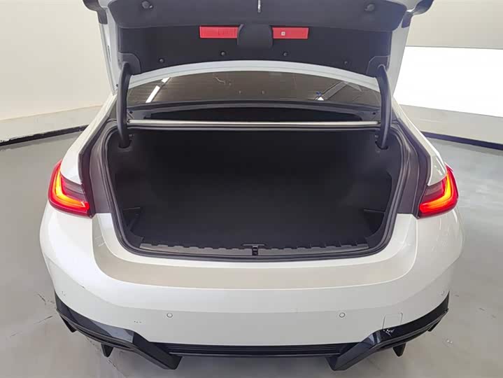 
								BMW i3 eDrive 35L 2022 full									