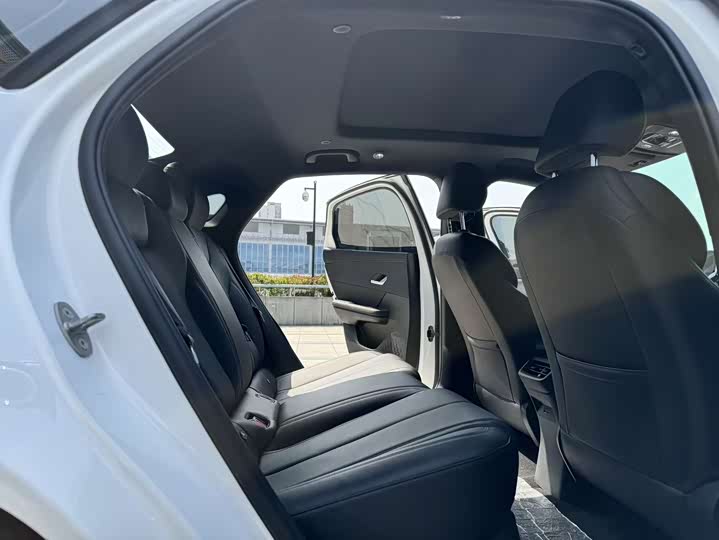 
								BYD BYD e7 2025 520 Smart Travel Edition 2025 full									