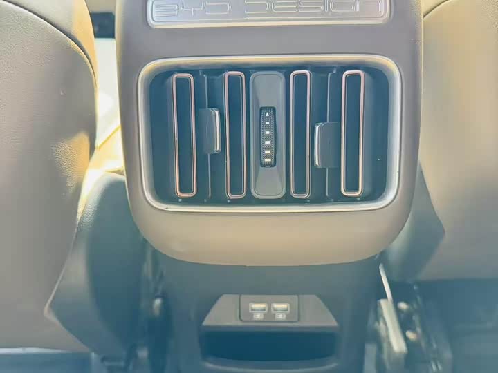 
								BYD Song Pro New Energy 2022 DM-i 51km Luxury Edition 2022 full									