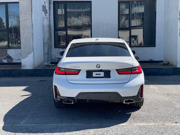 
								BMW 3 Series 325i M Sport Package 2023 full									